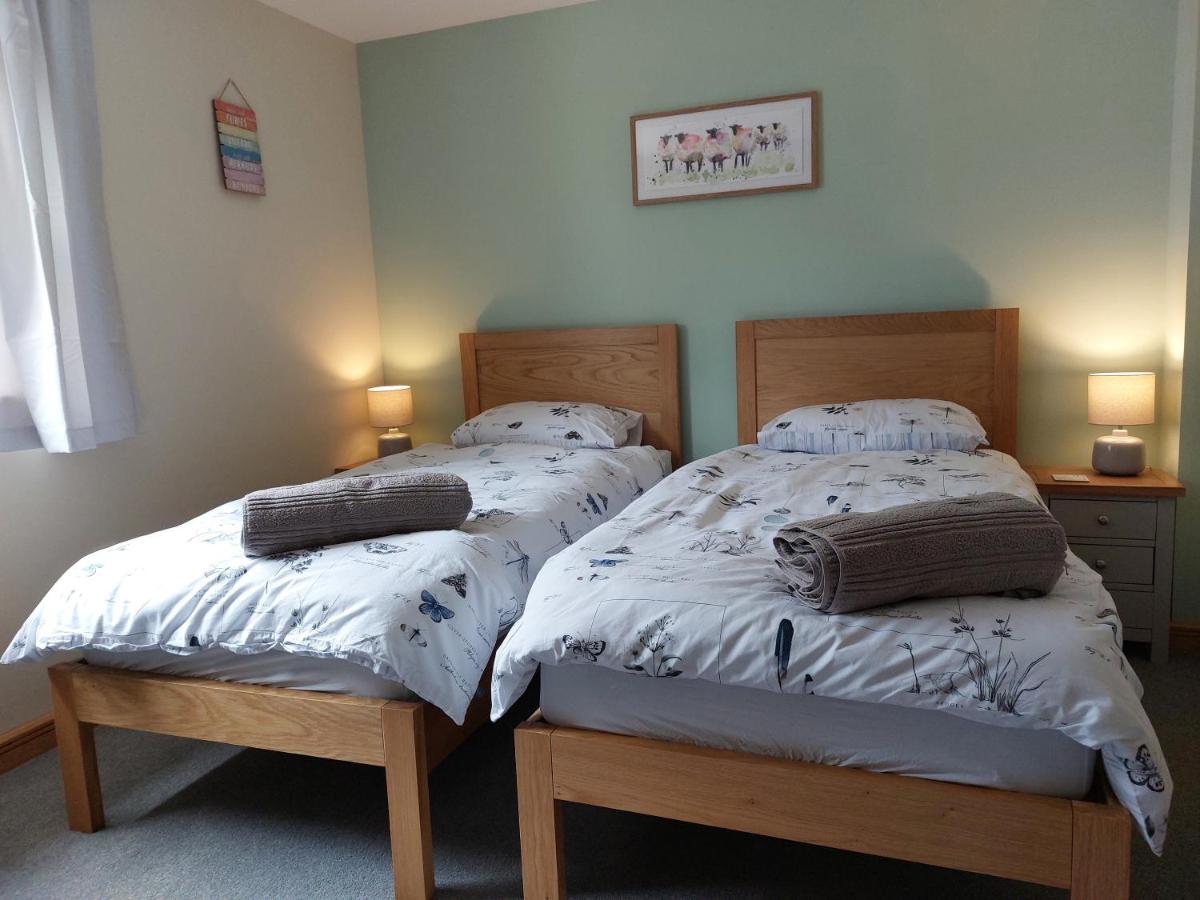 Two Bedroom Cottage - Country Lane -10 Min Walk To Perranporth Beach ภายนอก รูปภาพ